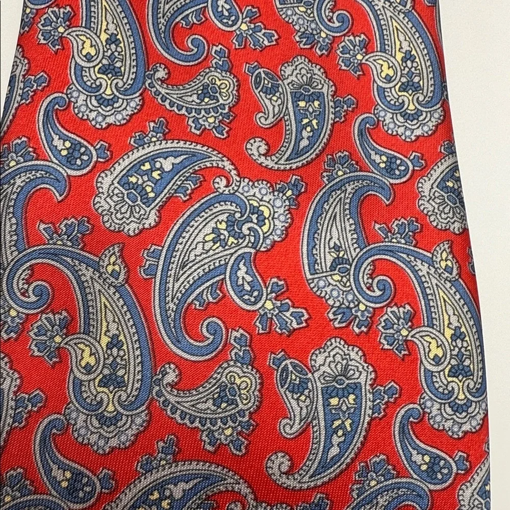 VINTAGE 1970'S-1980'S RED KETCH LABEL TIE PAISLEY, OFFICE, FORMAL